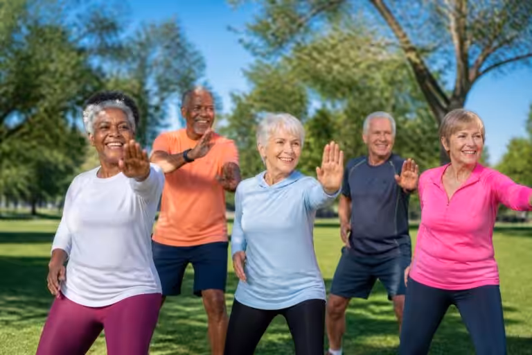 découvrez les conseils essentiels pour bien vieillir et rester en pleine forme après 60 ans, en adoptant un mode de vie sain et actif.